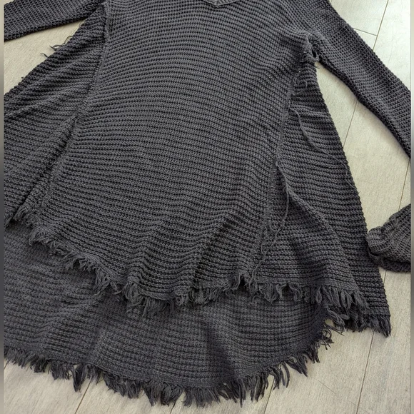 Free People Black cold shoulder slouchy sweater tunic size XS - Picture 7 of 13